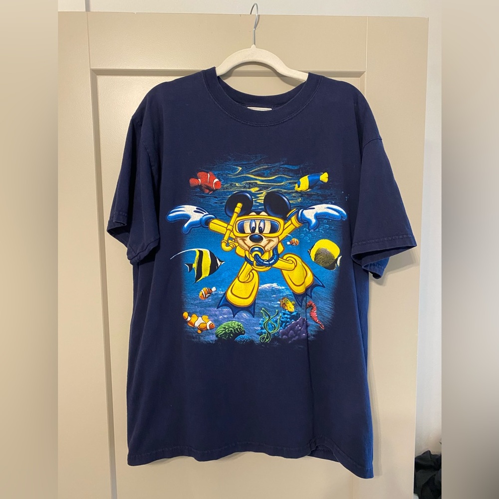 ✨Vintage Disney World Snorkeling Mickey Shirt🐠